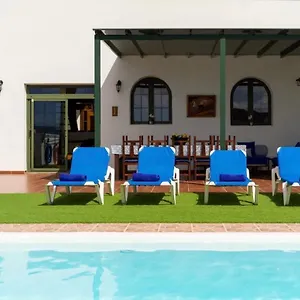  Villa Pico Partido Heated Pool